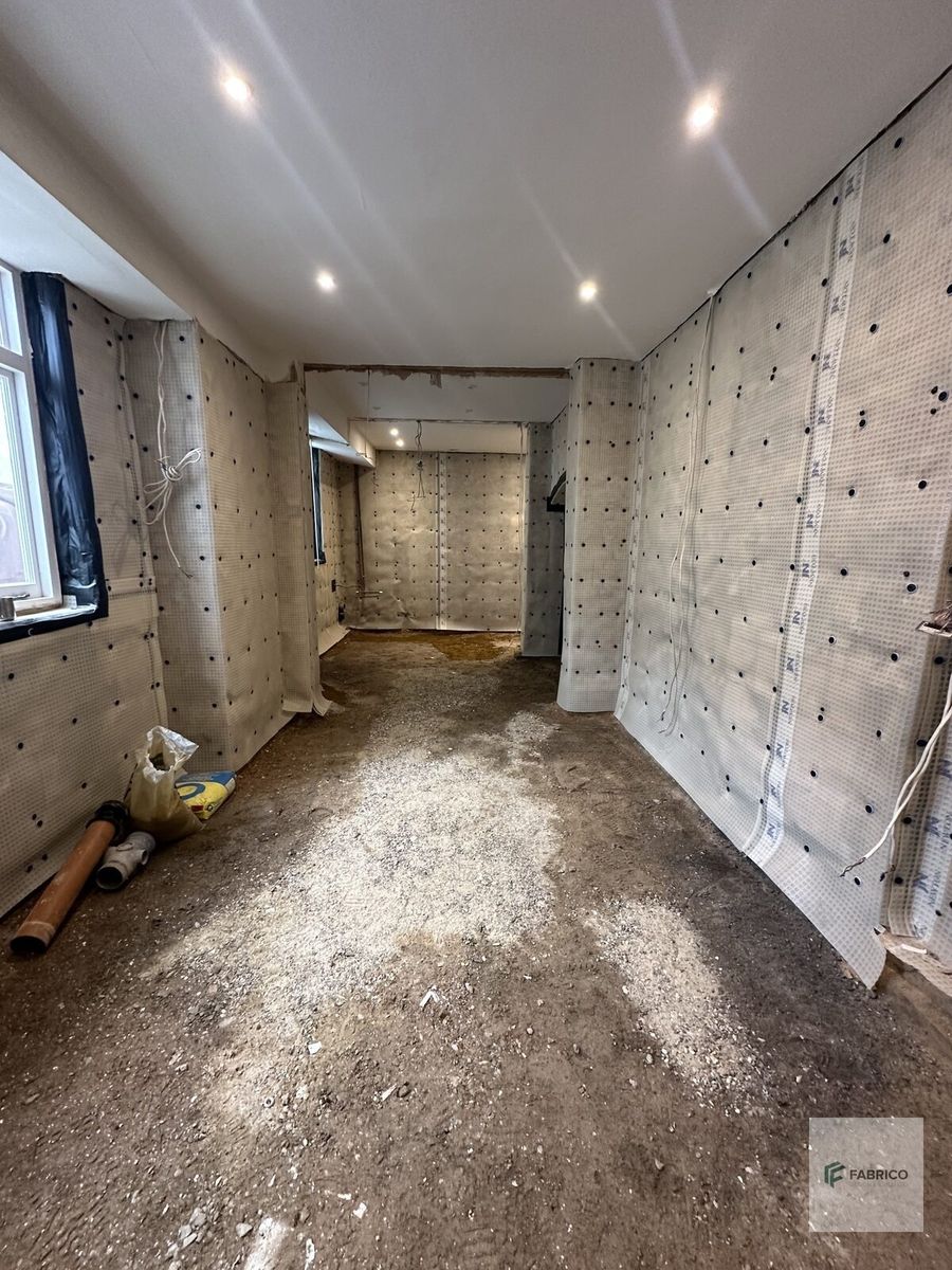 Full basement membrane installation with floor DPM