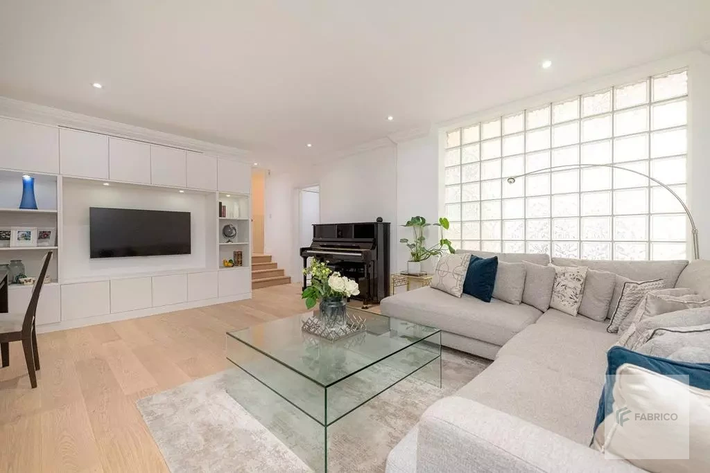 Mayfair W1H refurbishment by Fabrico